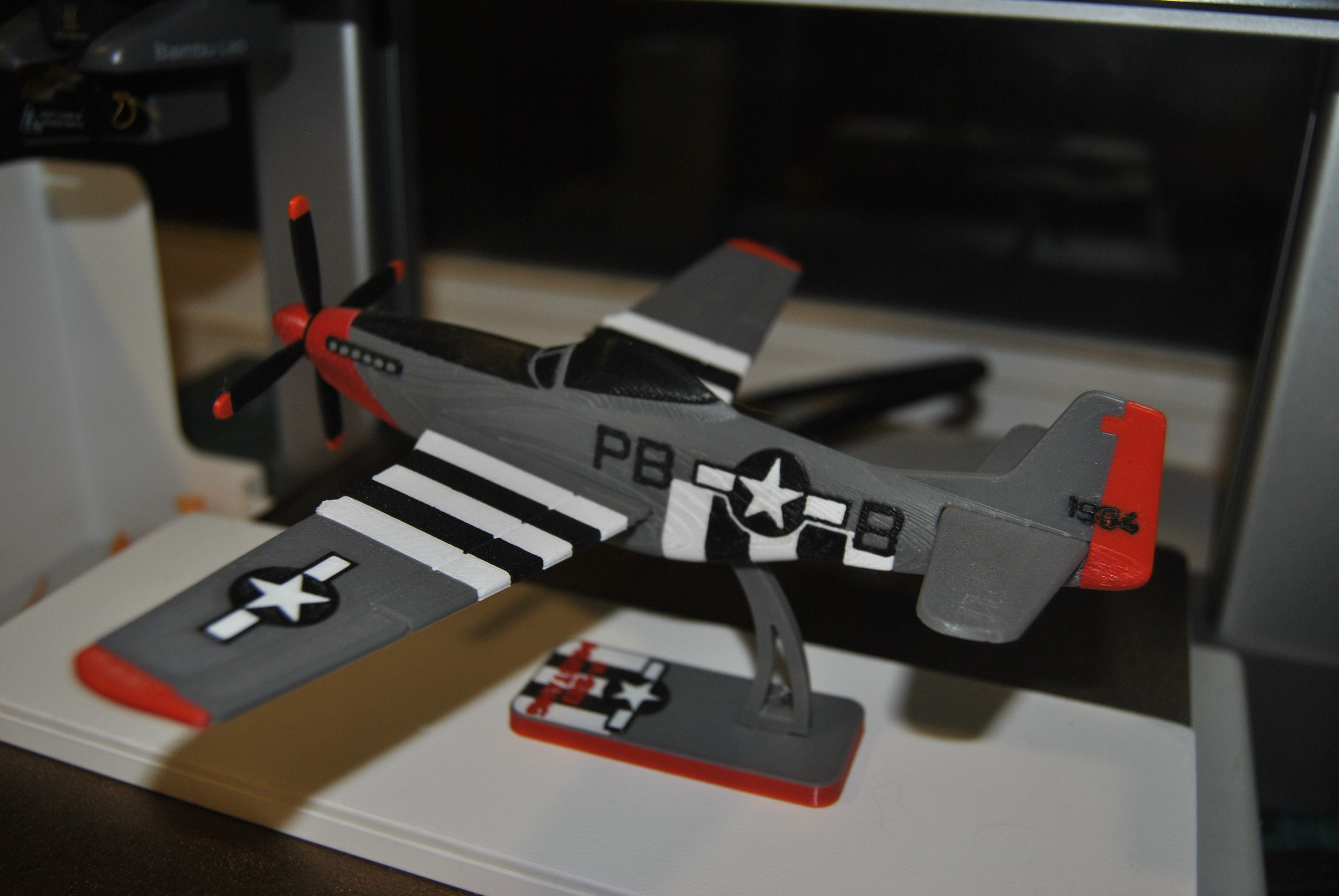 ✈️ Tarjeta Mustang P51 – Impresa en 3D