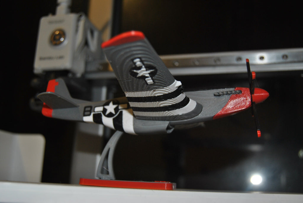 ✈️ Tarjeta Mustang P51 – Impresa en 3D
